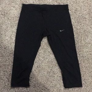 Nike quarter length dry fit leggings